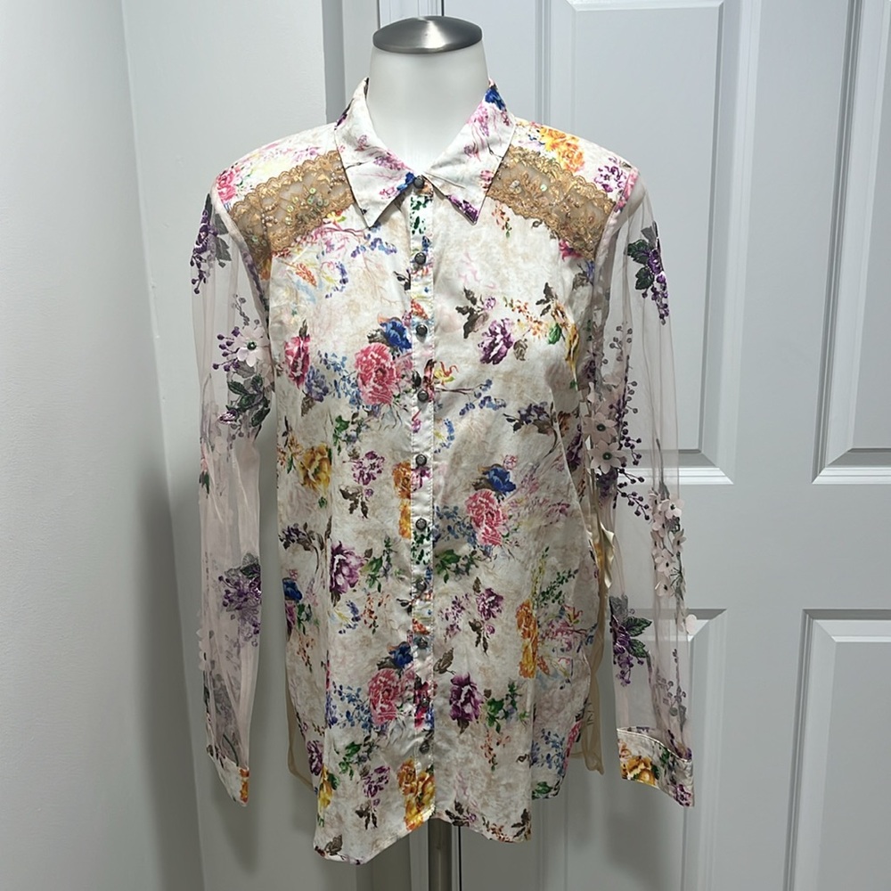Aratta blouse-GORGEOUS UNIQUE whimsy floral appliqué detail on sleeves/back.